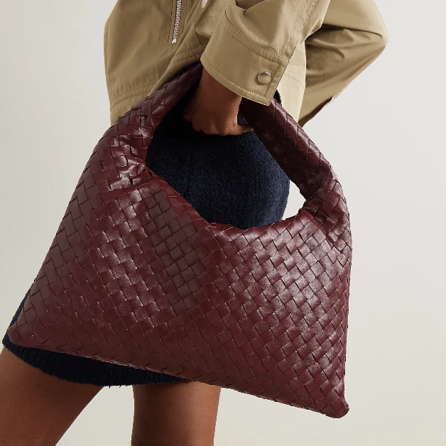 Bottega Small Veneta Hop Burgundy Leather Bag - Image 2