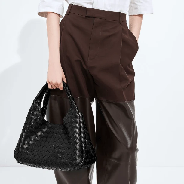Bottega Veneta Campana Intrecciato Leather Shoulder Bag Medium Black - Image 3