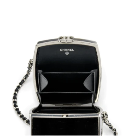 Chanel Black Patent Leather and Silver Mirror Minaudière Silver Hardware - Image 4