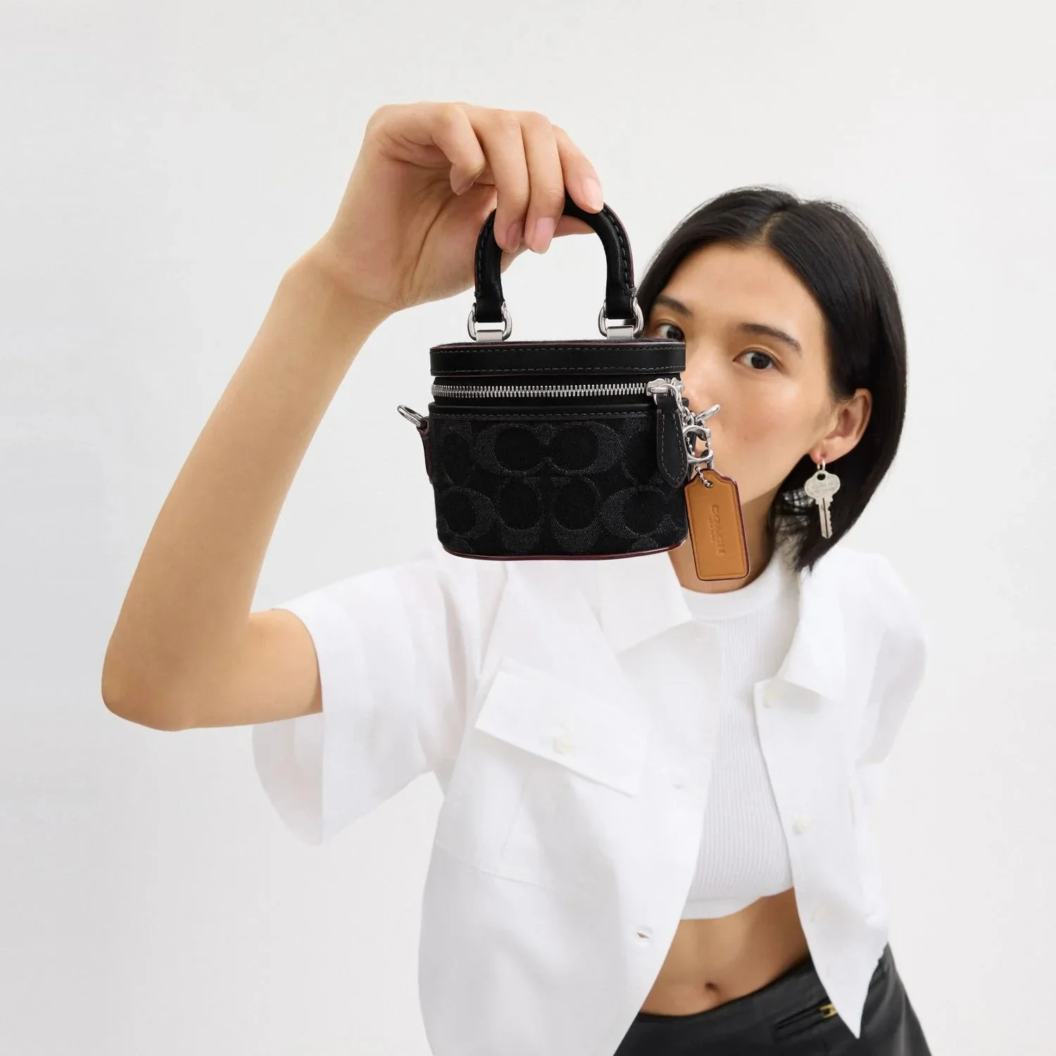 Coach Signature Denim Trail Crossbody Bag - Image 2