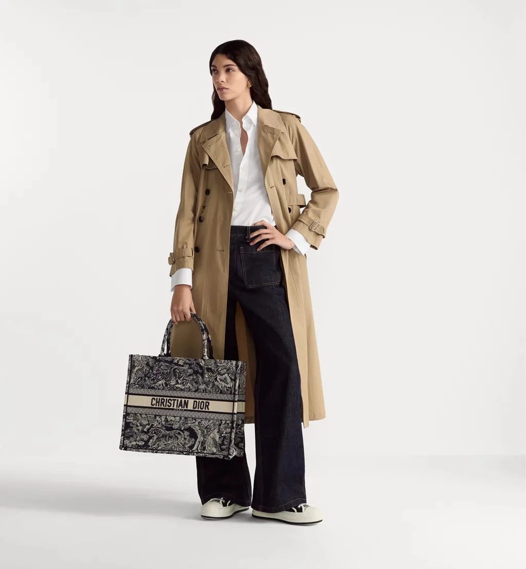Dior Large Book Tote In Ecru And Black Toile De Jouy Embroidery - Image 3