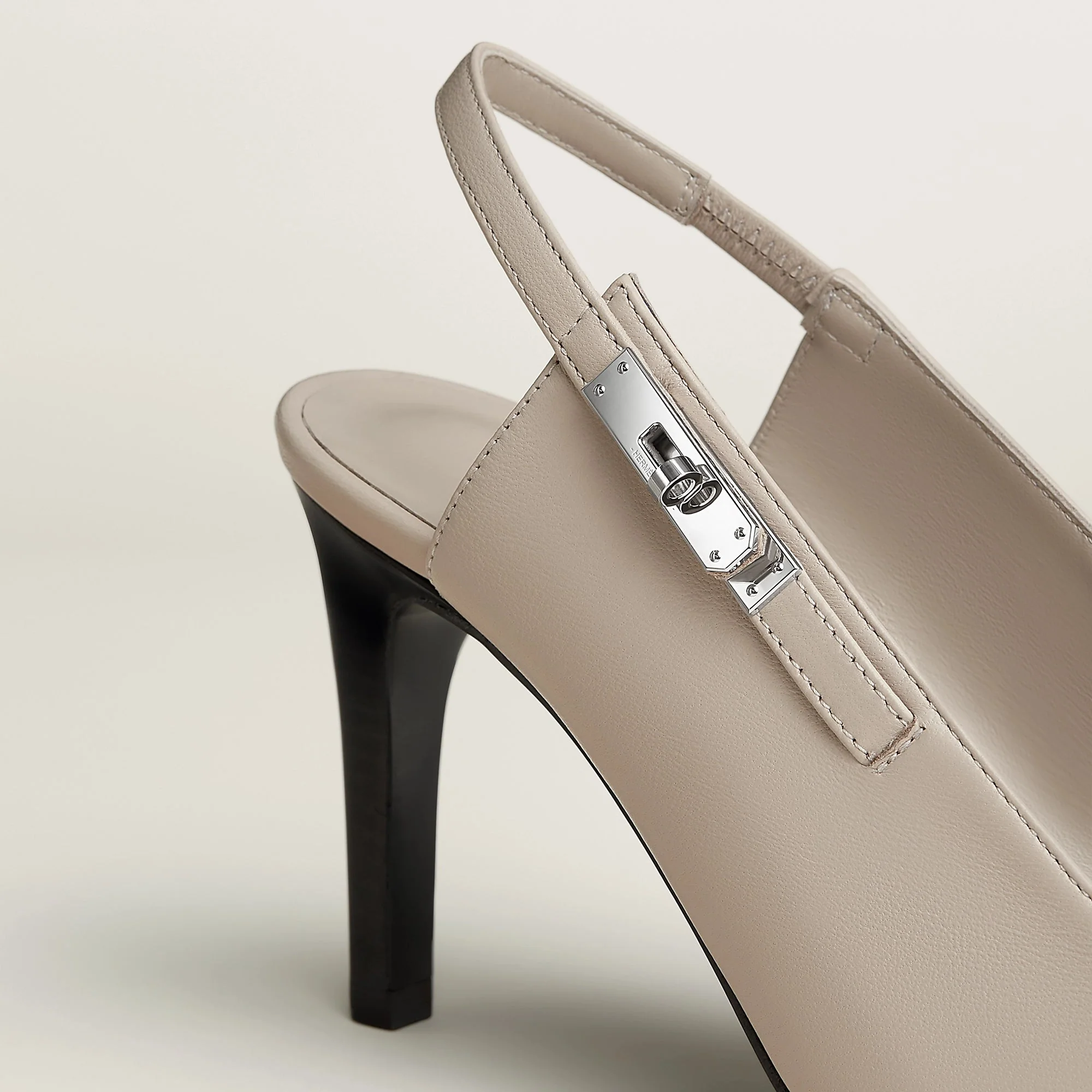 Hermès Lover 80 Pump Beige Galet Heels - Image 3