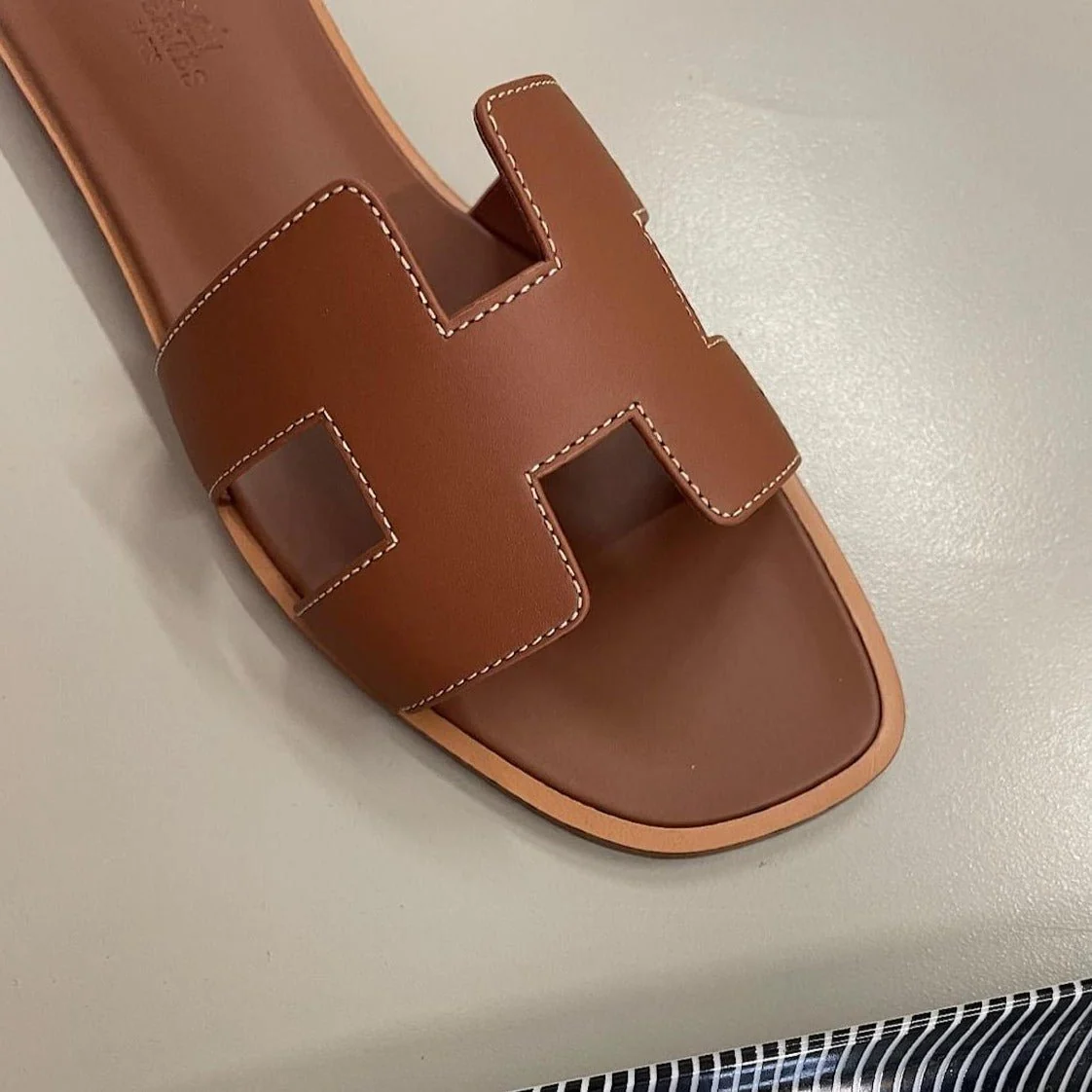 Hermès Oran Sandal Gold - Image 3