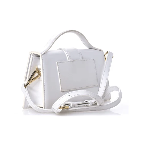 Jacquemus Le Grand Bambino Leather Shoulder Bag in White - Image 2