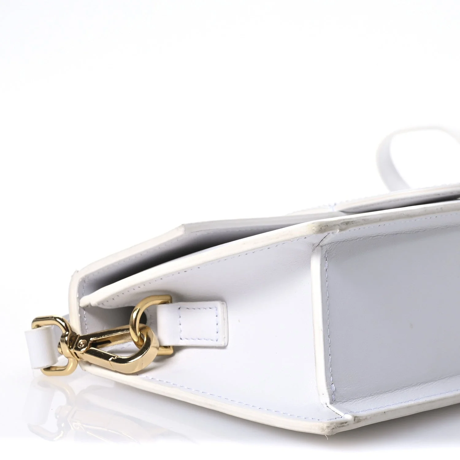 Jacquemus Le Grand Bambino Leather Shoulder Bag in White - Image 3