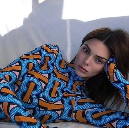 Kendall Jenner X Burberry : Surf Session - Image 3