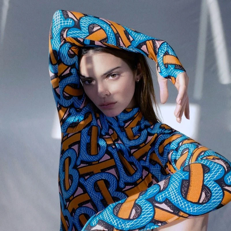 Kendall Jenner X Burberry : Surf Session - Image 5