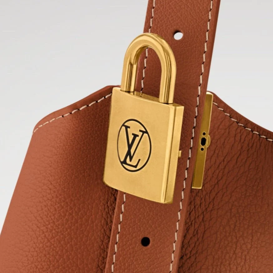 Louis Vuitton Low Key Hobo MM - Image 6