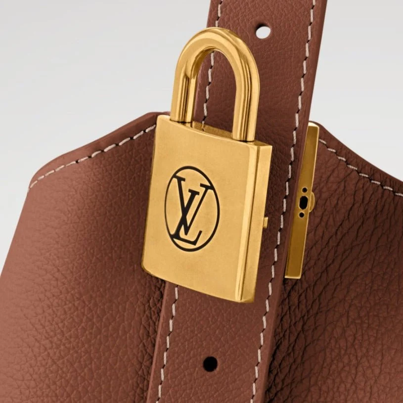 Louis Vuitton Low Key Hobo MM - Image 9