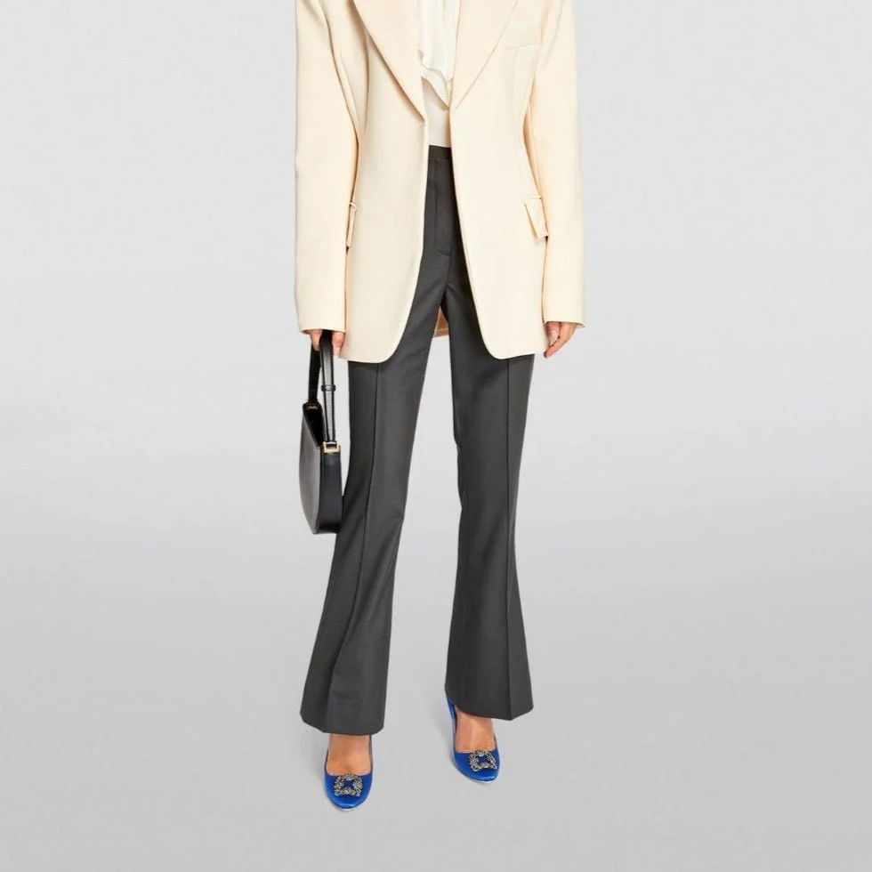 Manolo Blahnik Hangisi Pumps - Image 5