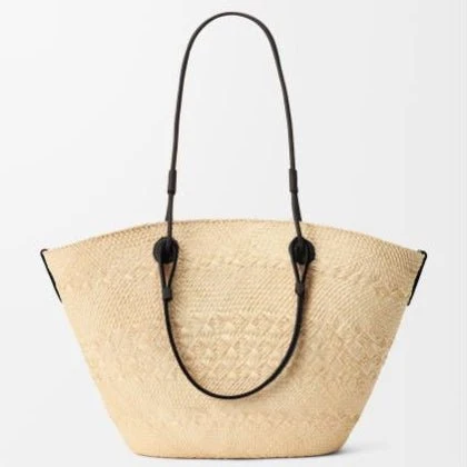 Loewe Medium Anagram Basket Bag in Iraca Palm And Calfskin - Image 4
