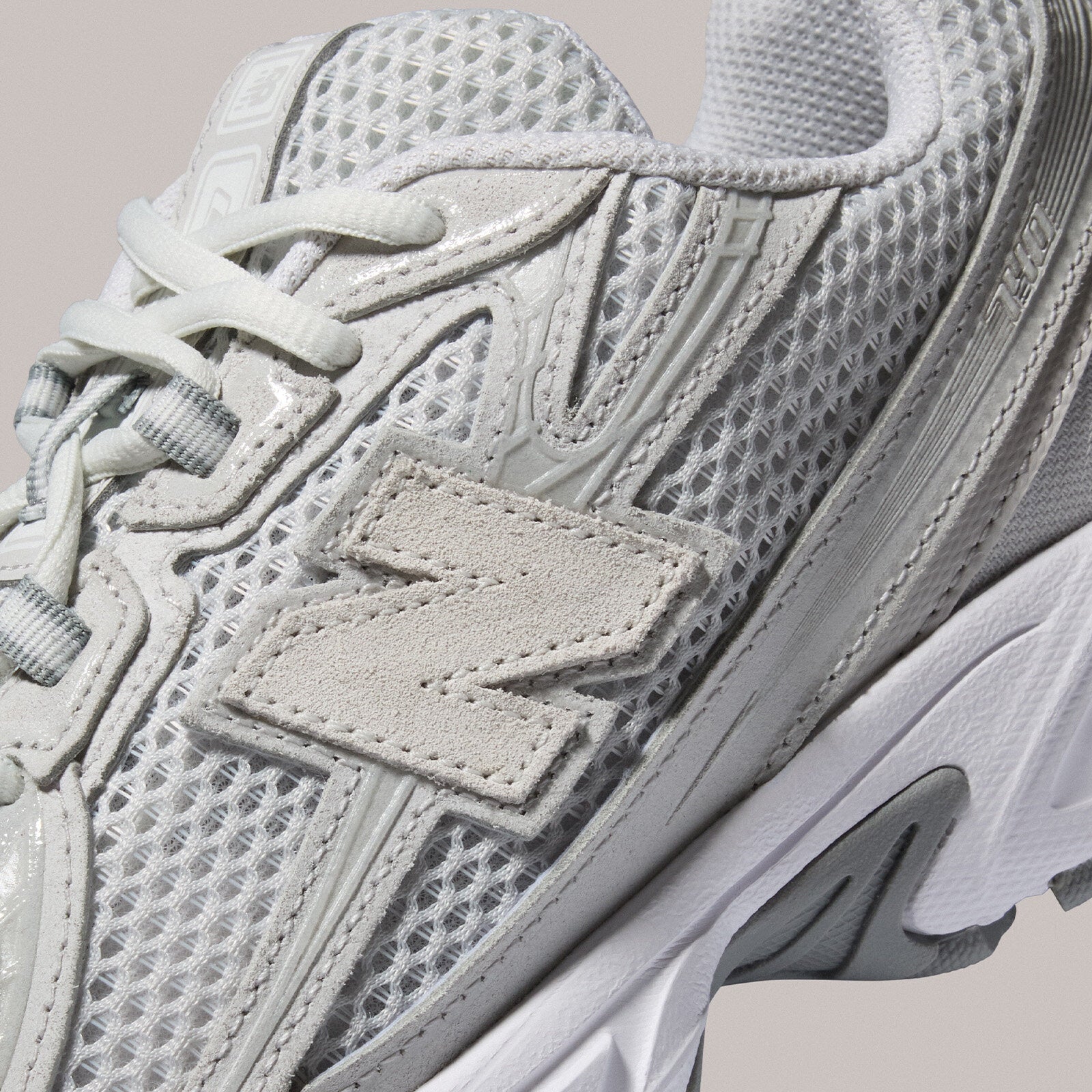 New Balance Sneakers 740 Grey With Reflection And Slate Grey - Image 5
