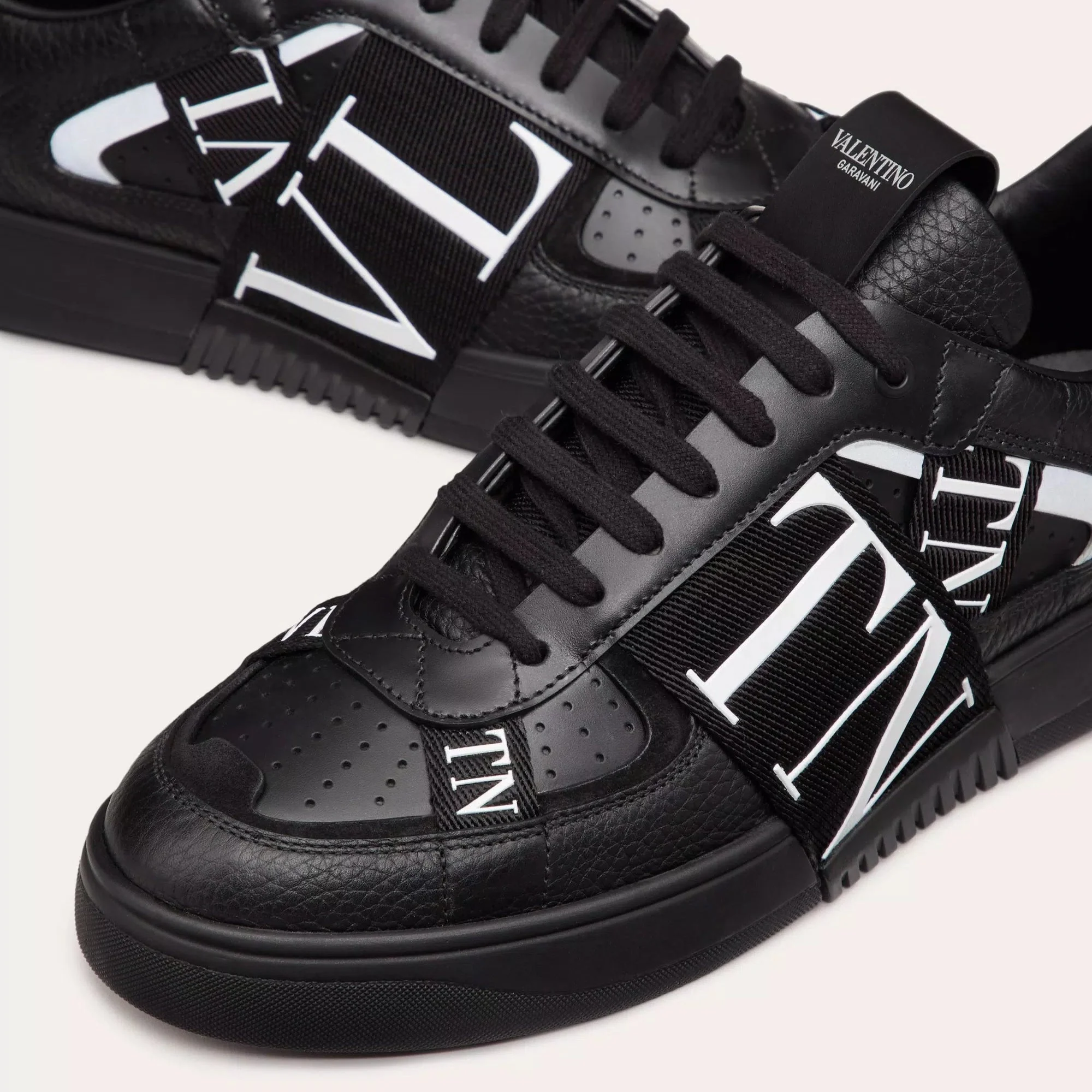 Valentino Garavani Low-Top Calfskin VL7N Sneaker With Bands - Image 4
