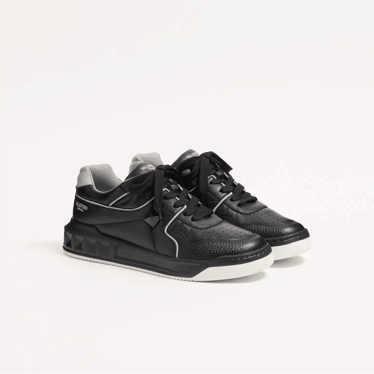 Valentino One Stud Low-Top Nappa Sneaker For Man in Black/Grey