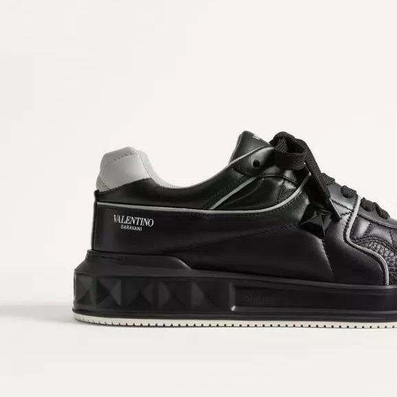 Valentino One Stud Low-Top Nappa Sneaker For Man in Black/Grey - Image 5